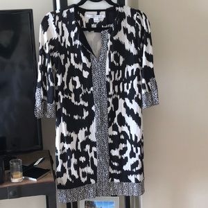 DVF B&W dress size 2 Diane Von Furstenberg